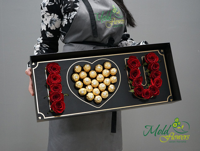 Cutie neagră cu trandafiri "I Love You" cu ferrero rocher foto